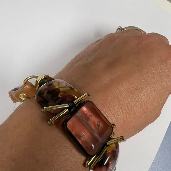 Chic Tortoiseshell and Gold Women's Bracelet - Picture 1 of 8